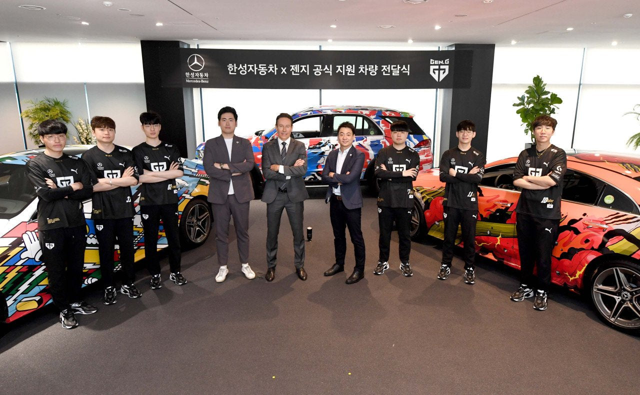 Han Sung Motor presents graffitied Mercedes-Benz to Gen.G Esports