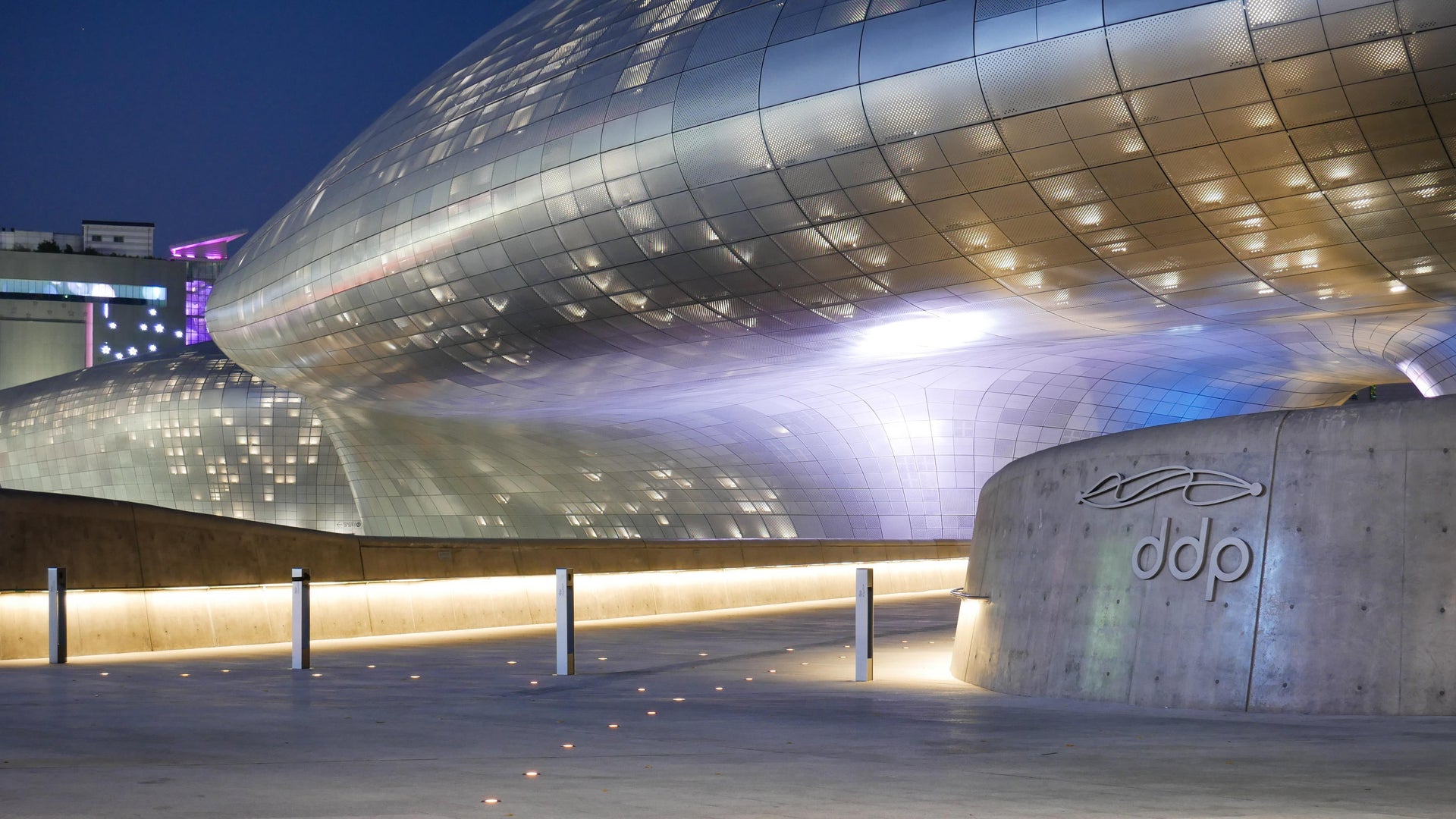 Dongdaemun Design Plaza sebagai lokasi acara esports